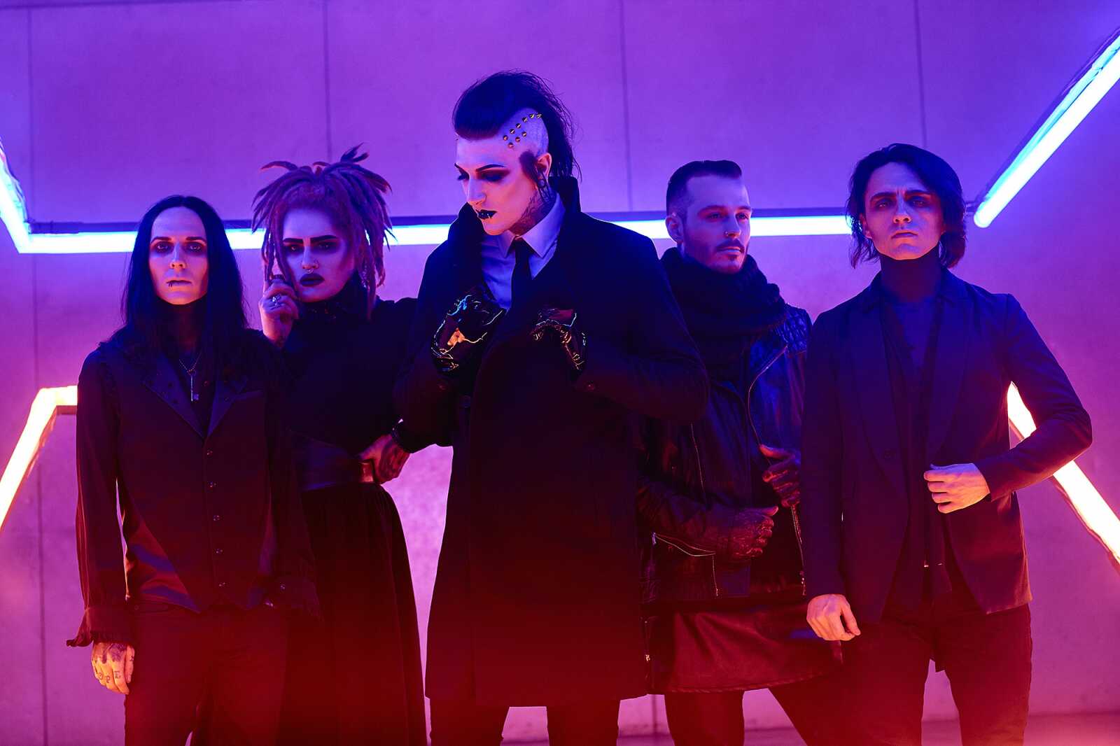 Motionless Image Motionless in White Wallpapers (33 images) - WallpaperCat