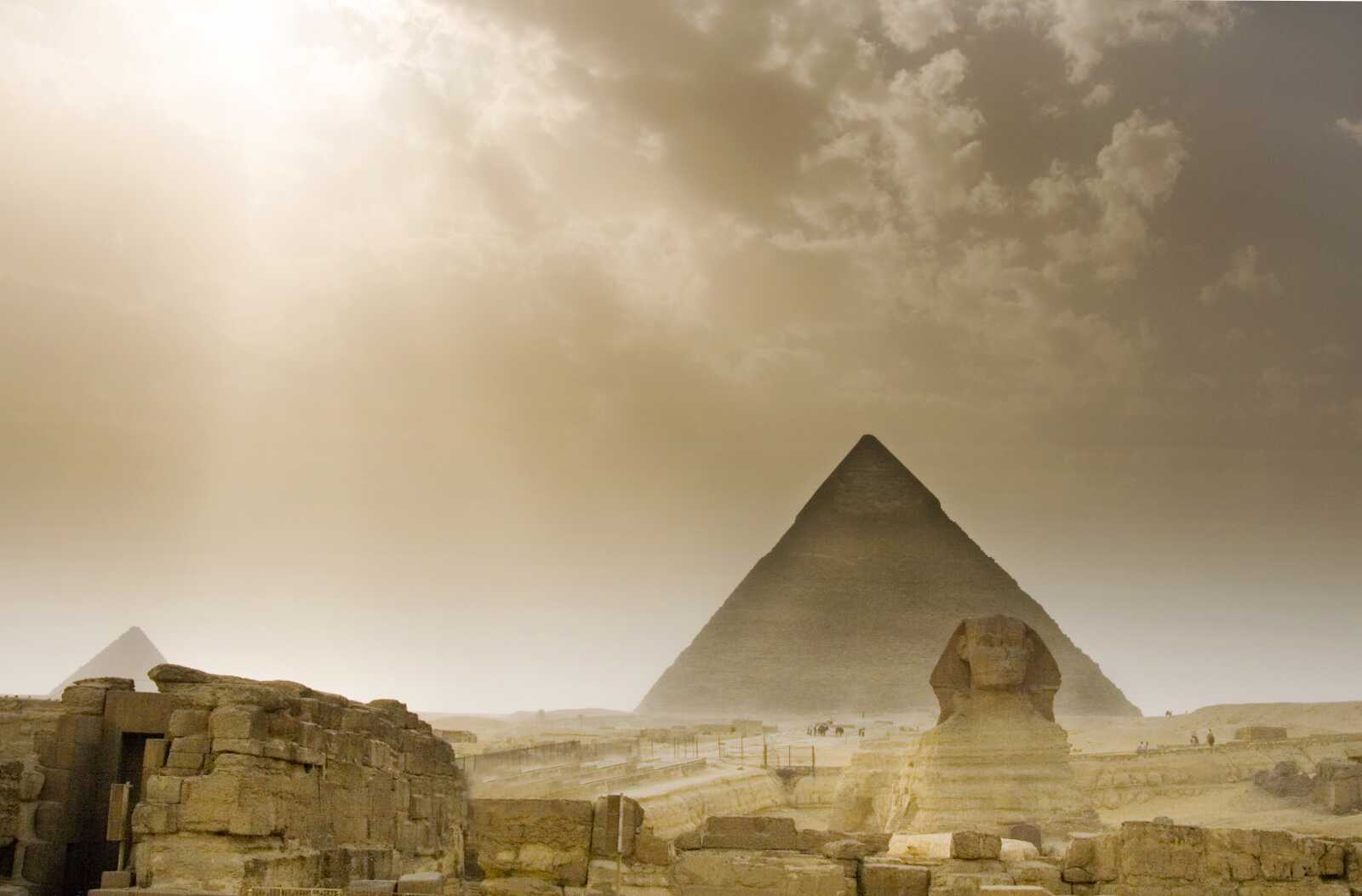 Pyramids of Giza Wallpapers (36 images) - WallpaperCat