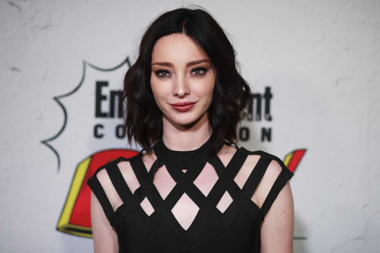 Emma Dumont Images