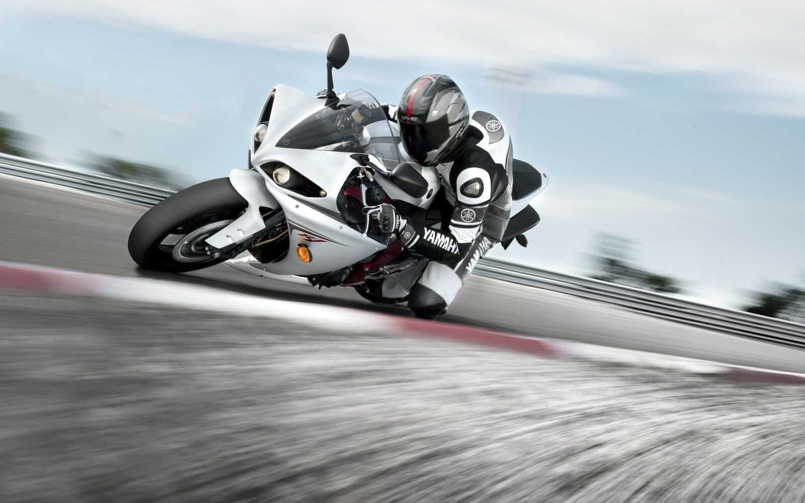 Motorcycle Racing Wallpapers (55 images) - WallpaperCat