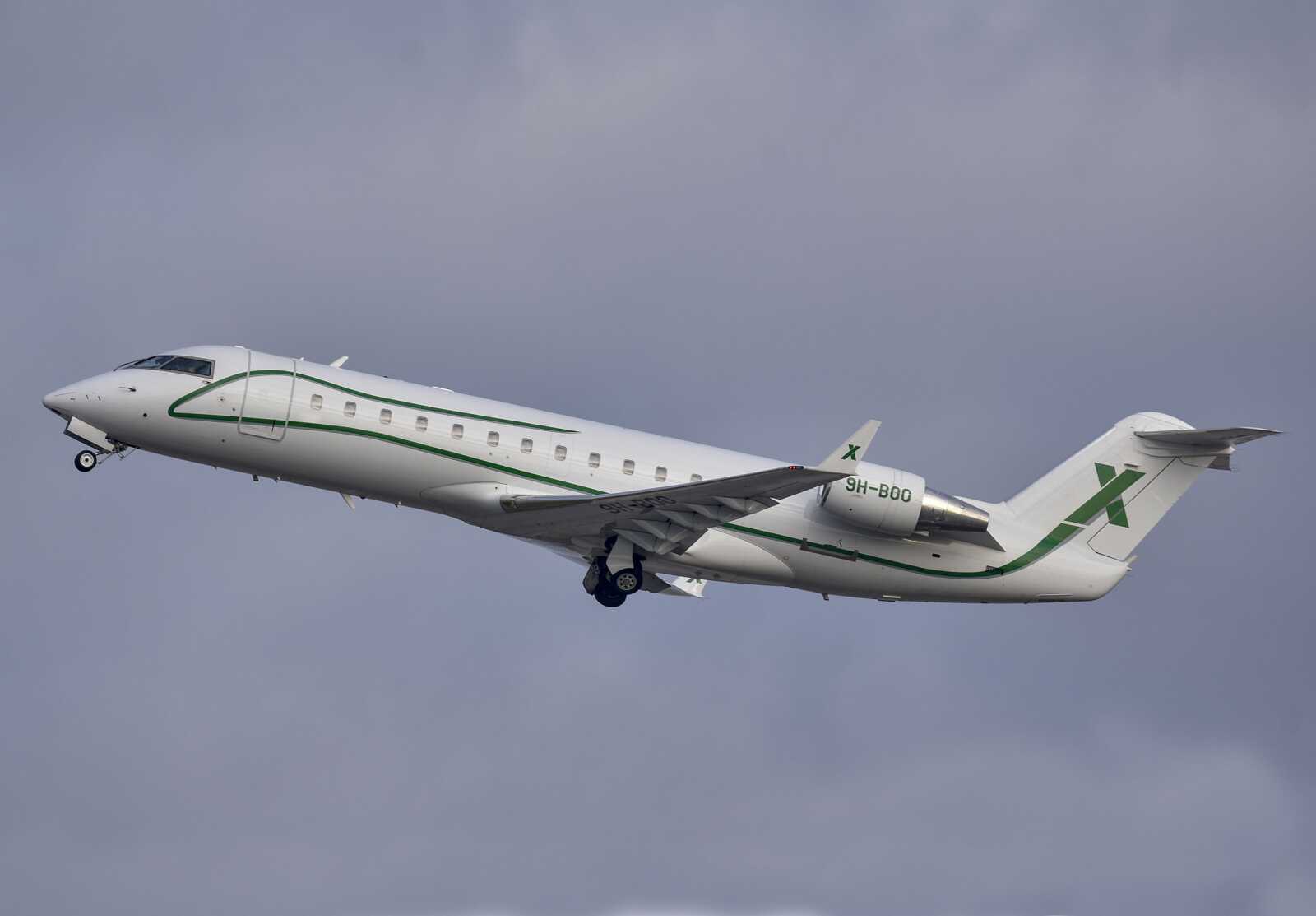Cl850 Bombardier Challenger 850 Wallpapers (13 images) - WallpaperCat