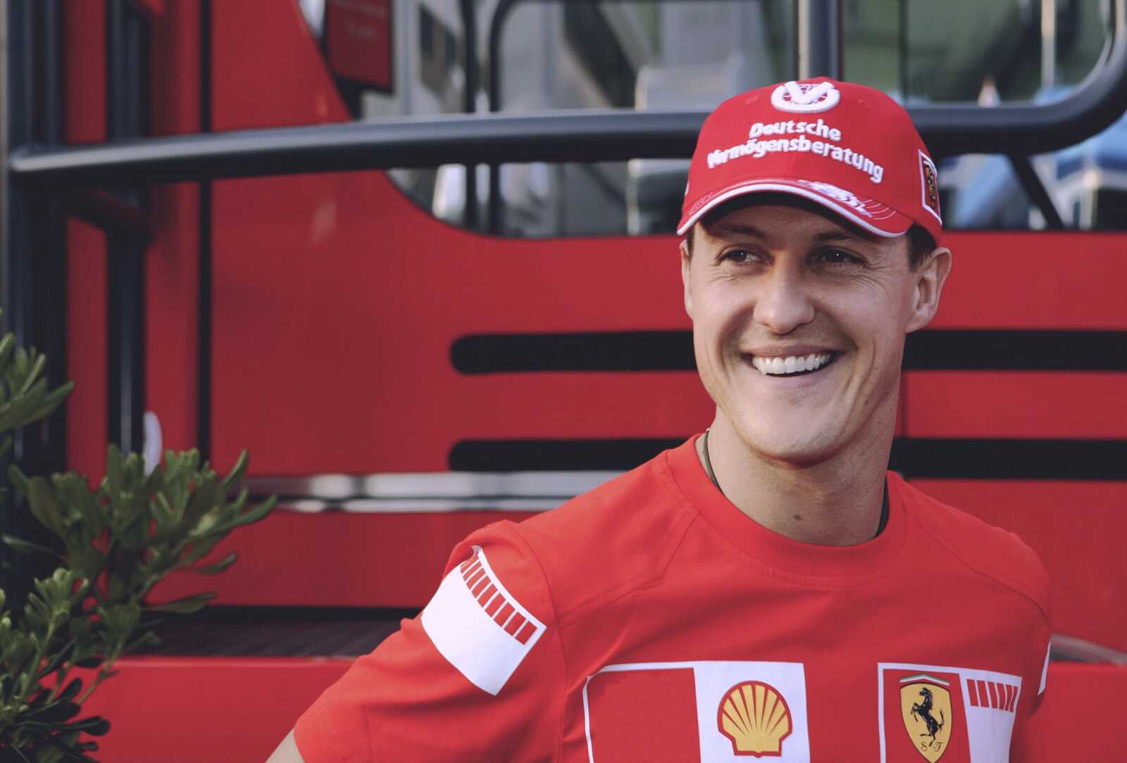 Michael Schumacher Wallpapers (21 images) - WallpaperCat
