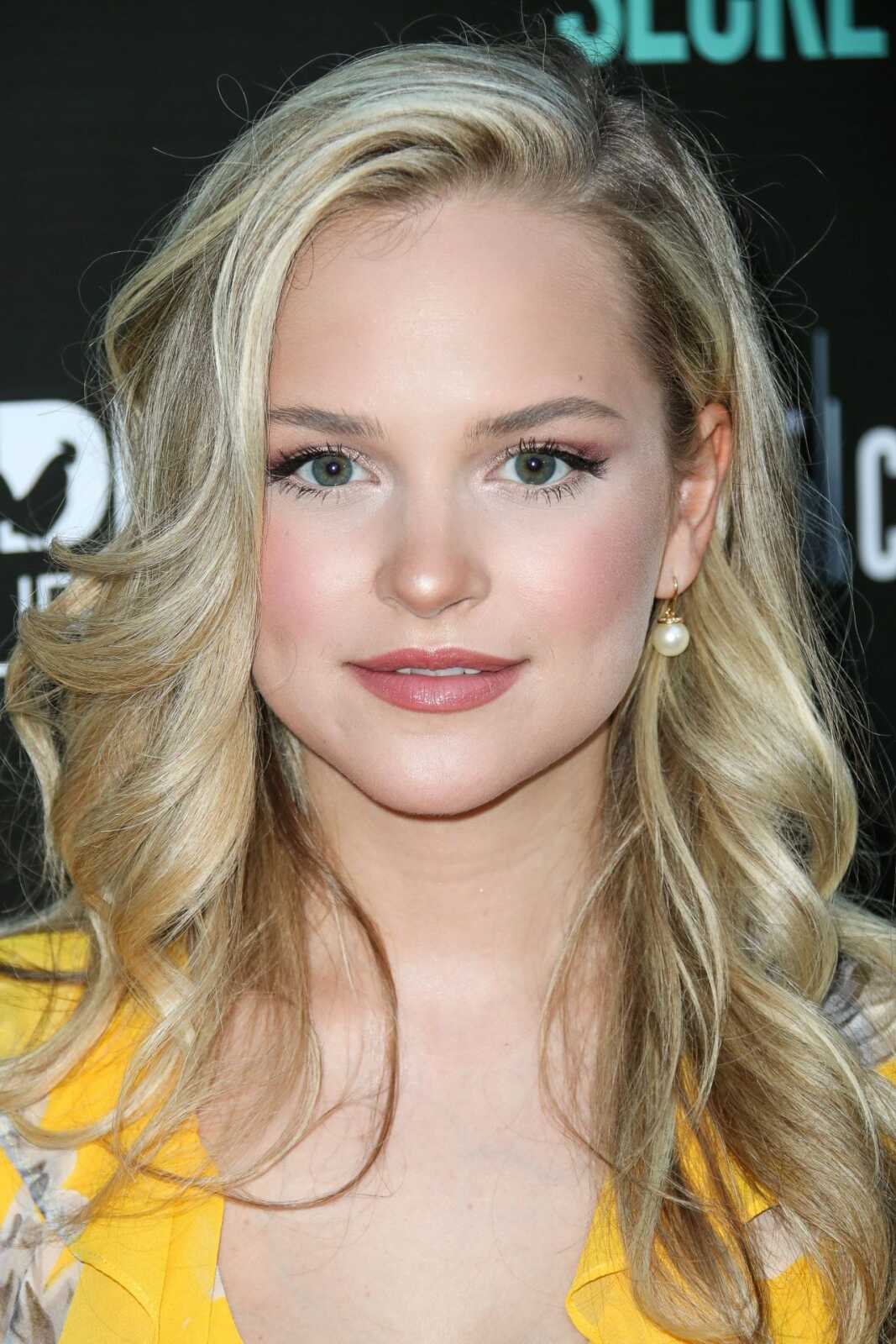 Stephanie Styles Wallpapers (13 images) - WallpaperCat