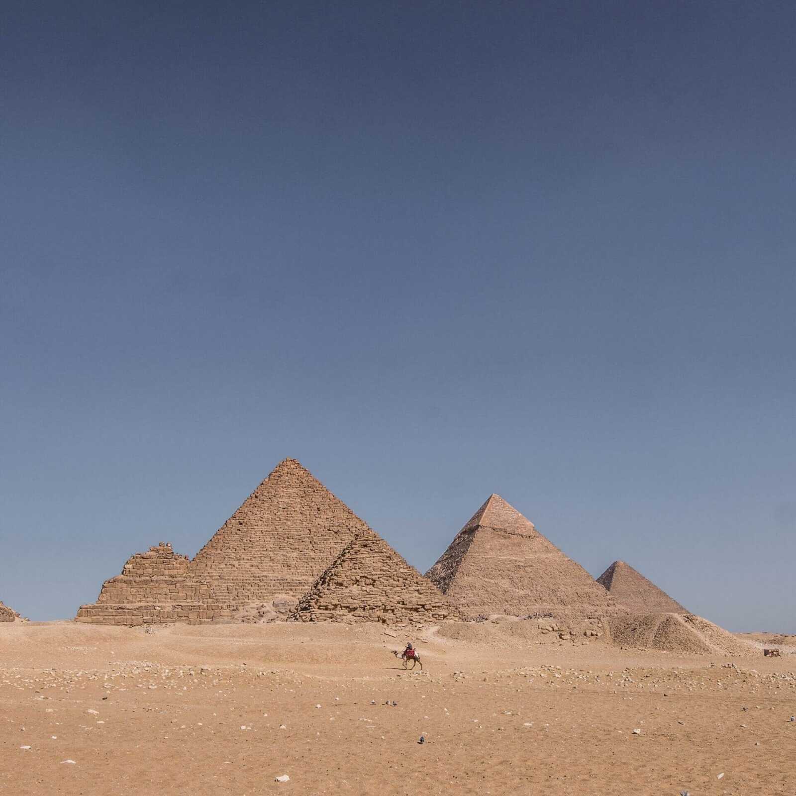 Pyramids of Giza Wallpapers (36 images) - WallpaperCat