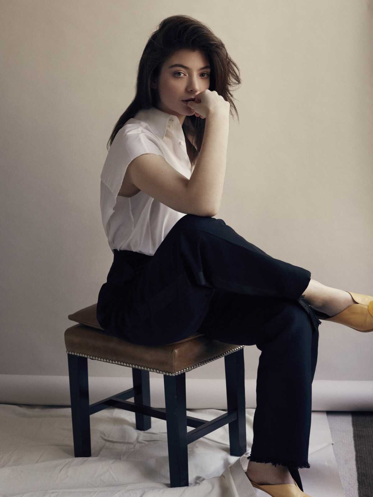 Lorde Wallpapers (43 images) - WallpaperCat