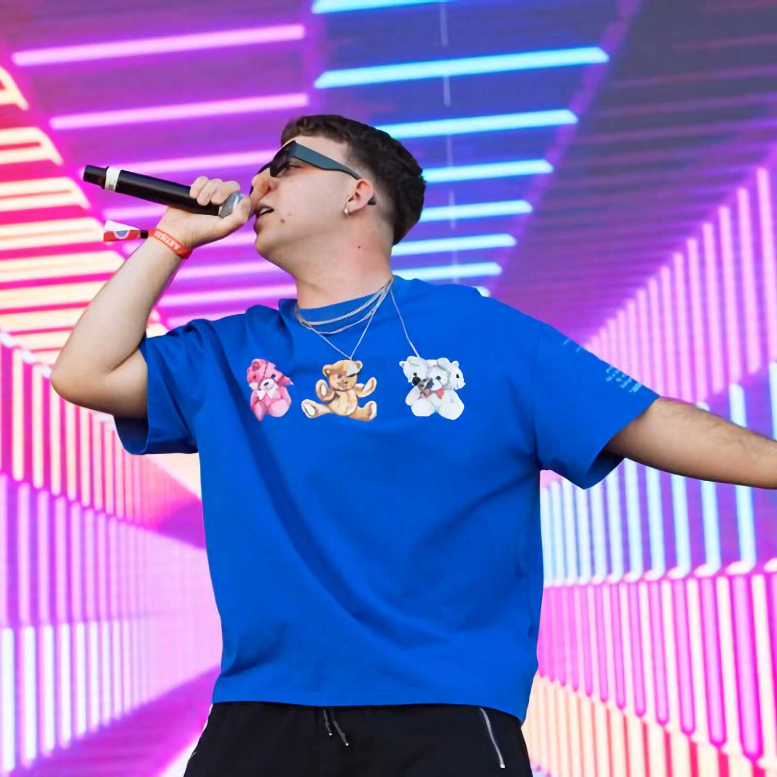 Quevedo (Rapper) Wallpapers (9 images) - WallpaperCat