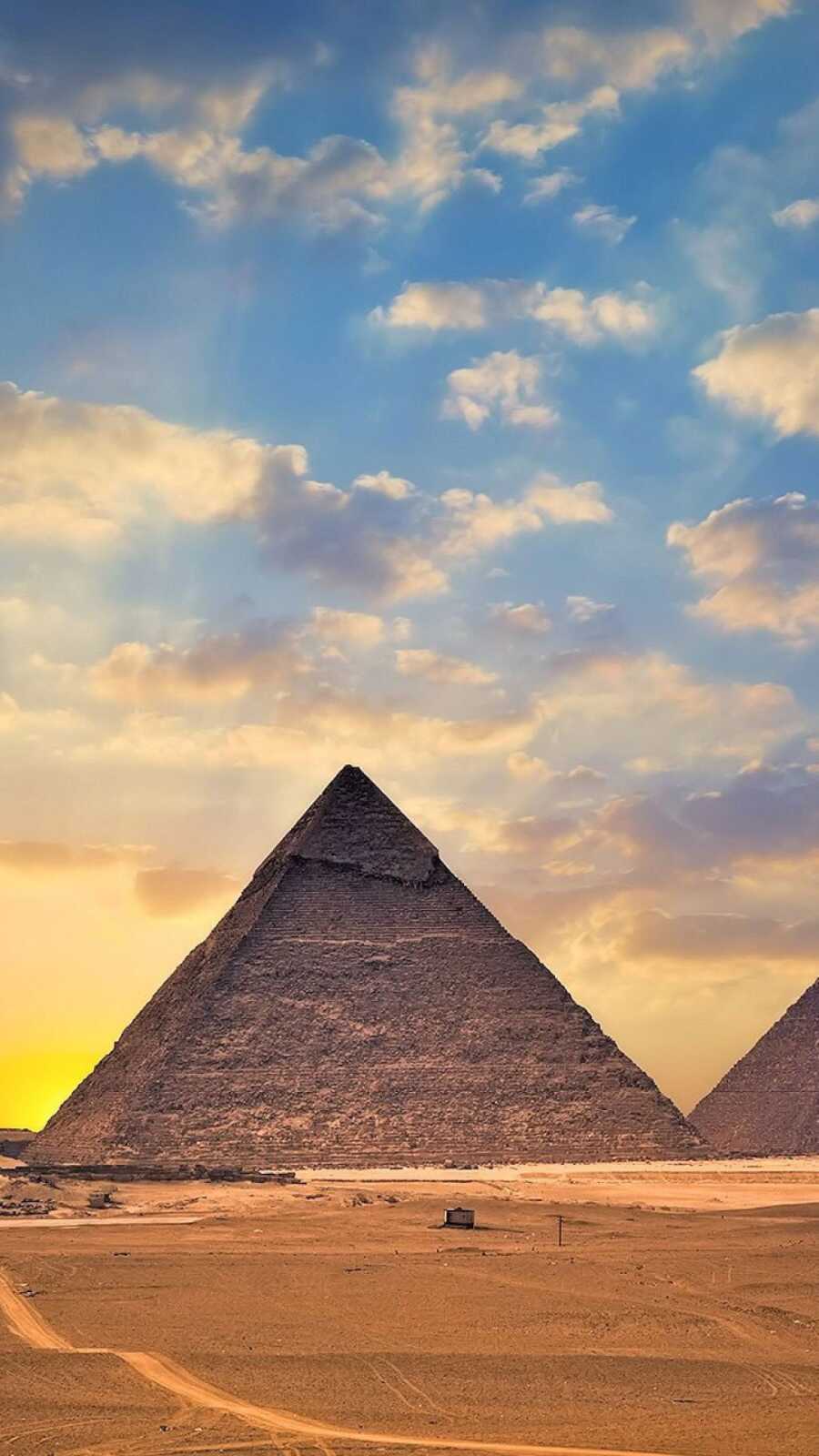 Pyramids of Giza Wallpapers (36 images) - WallpaperCat